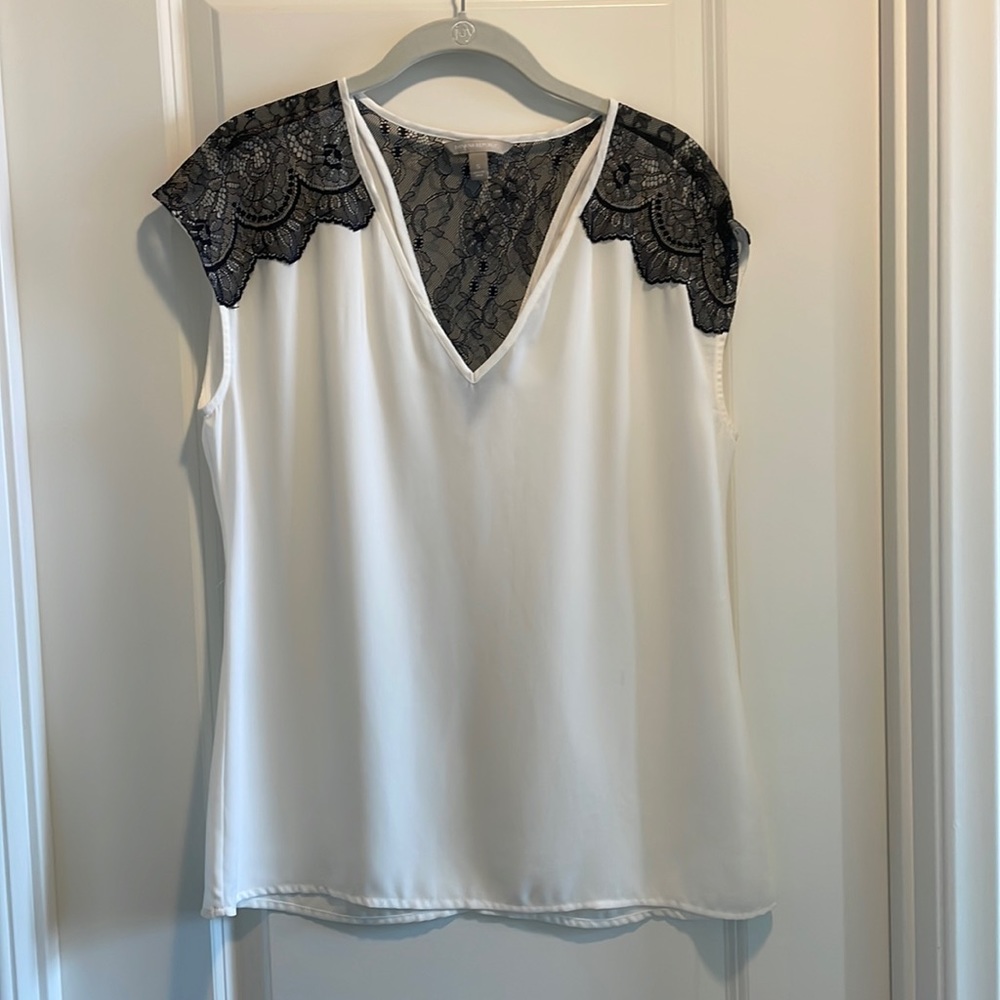 Banana Republic lace top size S